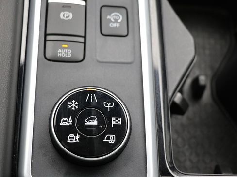 Used 2024 Nissan Pathfinder SL w/ SL Premium Package image 28