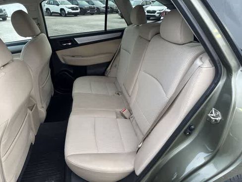 Used 2016 Subaru Outback 2.5i Premium AWD/4WD image 18