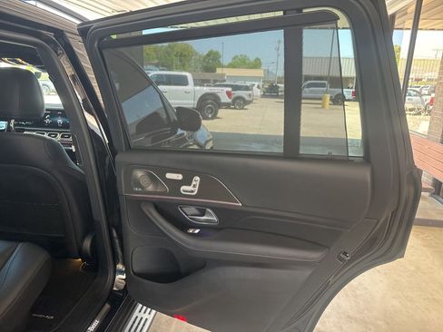 Used 2022 Mercedes-Benz GLS 450 4MATIC image 25