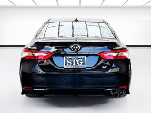 Used 2020 Toyota Camry SE w/ Carpet Mat Package FWD image 5