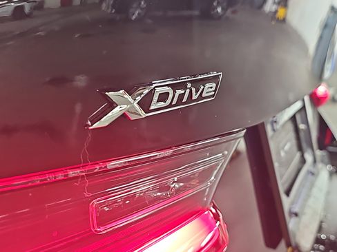 New 2025 BMW 330i xDrive Sedan w/ Convenience Package image 14