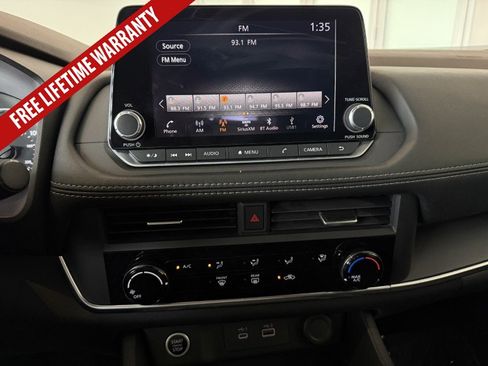 Used 2023 Nissan Rogue S AWD/4WD image 32
