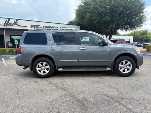 Used 2015 Nissan Armada SV RWD image 2