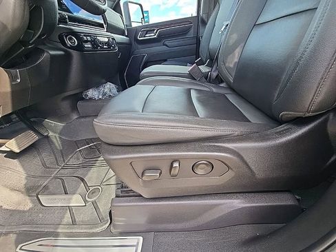 Used 2024 Chevrolet Silverado 2500 LT w/ Convenience Package image 35