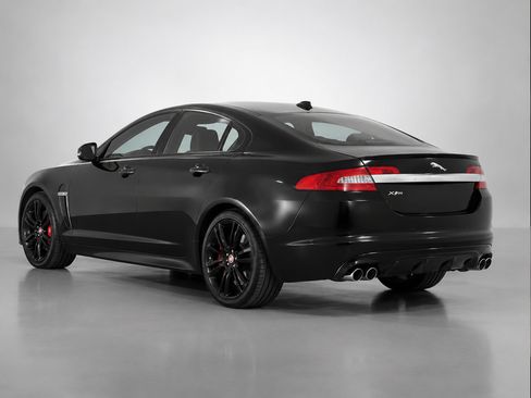 Used 2011 Jaguar XF R RWD image 2