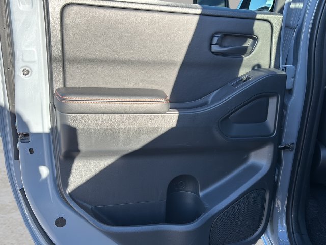 Used 2026 Nissan Frontier PRO-4X AWD/4WD image 16