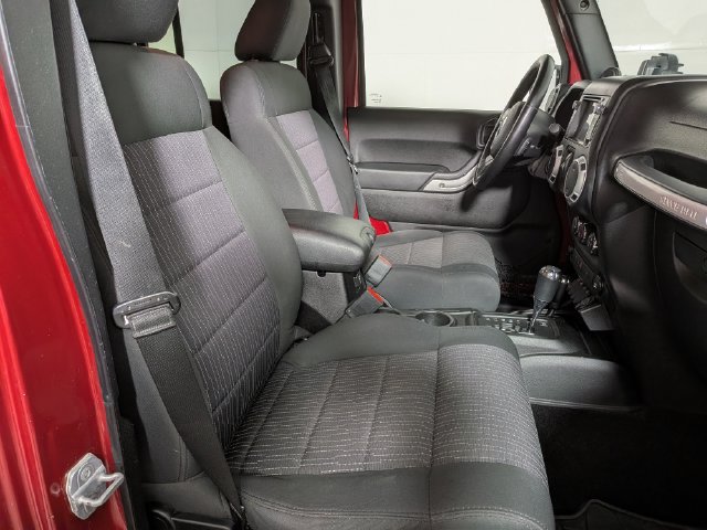 Used 2011 Jeep Wrangler Unlimited Sahara AWD/4WD image 34