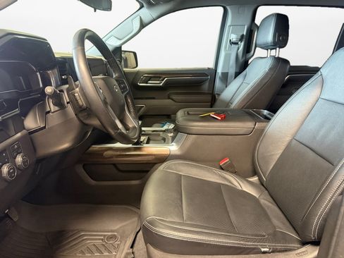 Used 2022 Chevrolet Silverado 1500 LT Trail Boss w/ Protection Package AWD/4WD image 11