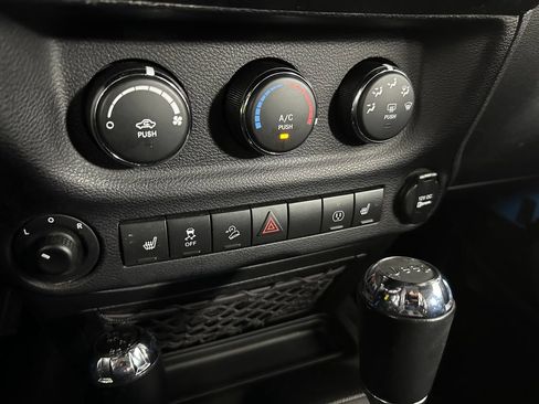 Used 2017 Jeep Wrangler Unlimited Sport AWD/4WD image 17