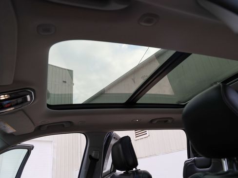 Used 2022 Jeep Grand Cherokee L Limited w/ Luxury Tech Group II image 28