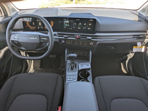 New 2026 Kia Sportage LX FWD image 18