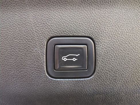 Used 2024 GMC Yukon XL AT4 w/ AT4 Premium Package image 15