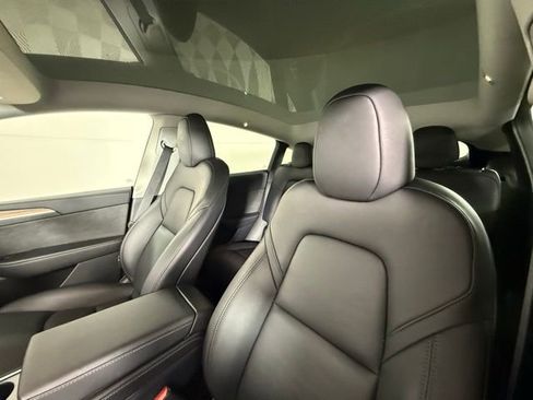 Used 2025 Tesla Model Y Long Range image 5