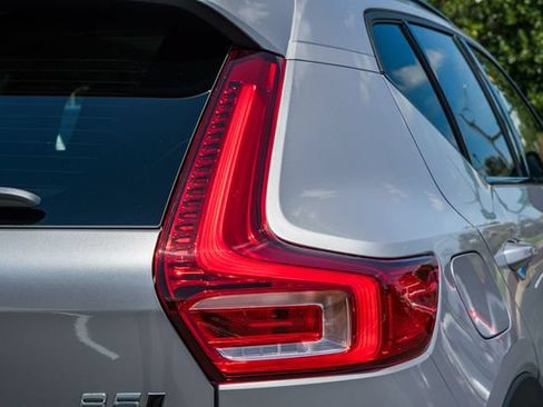 New 2026 Volvo XC40 B5 Plus w/ Climate Package AWD/4WD image 7