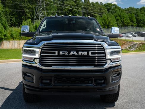 Used 2024 RAM 2500 Laramie AWD/4WD image 2