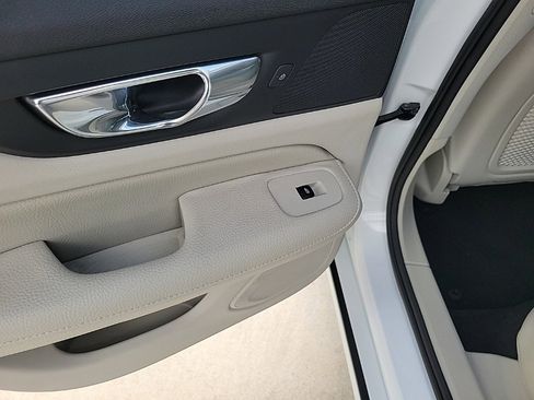 Used 2020 Volvo S60 T5 Momentum image 12