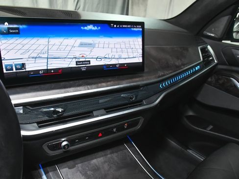 Used 2023 BMW X7 xDrive40i w/ M Sport Package image 57