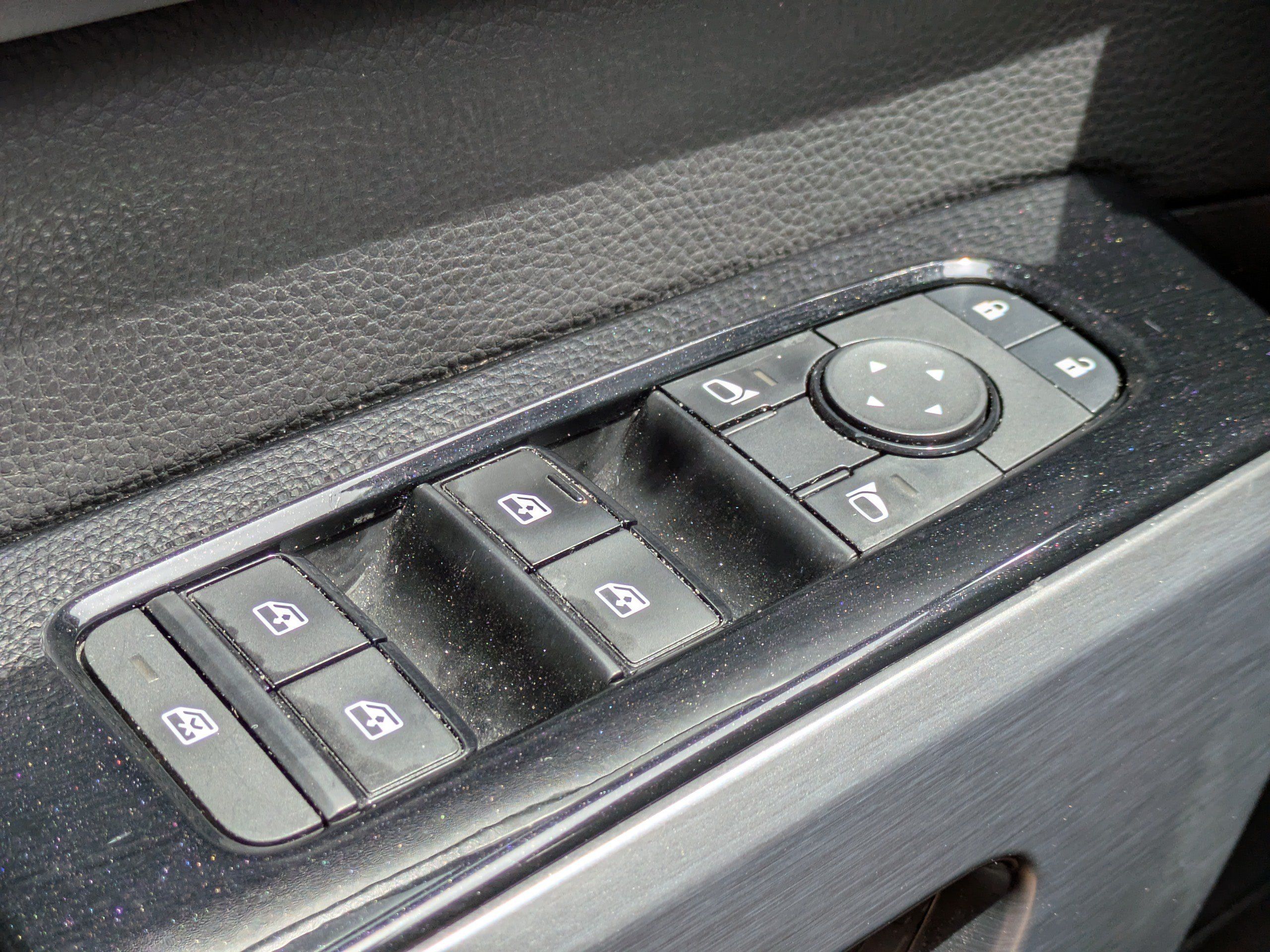 Used 2023 Nissan Pathfinder SL FWD image 28