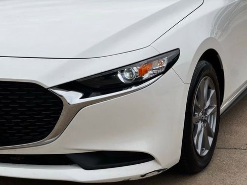 Used 2024 MAZDA MAZDA3 s FWD image 9