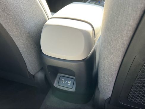 Certified 2026 Hyundai Elantra Limited FWD image 24