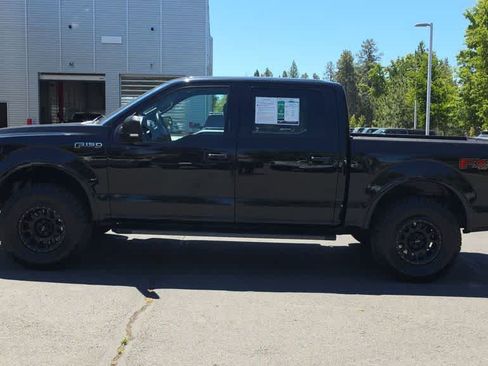 Used 2017 Ford F150 XLT w/ Equipment Group 302A Luxury AWD/4WD image 5