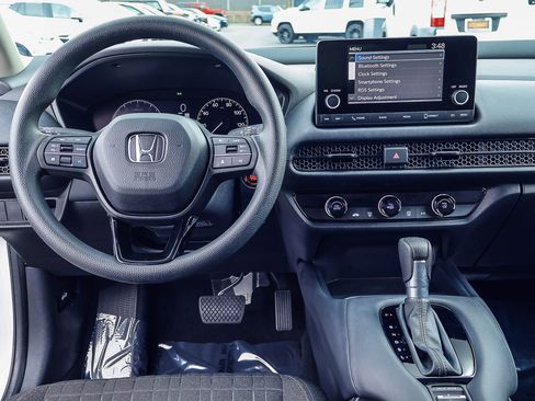Used 2024 Honda HR-V LX image 3