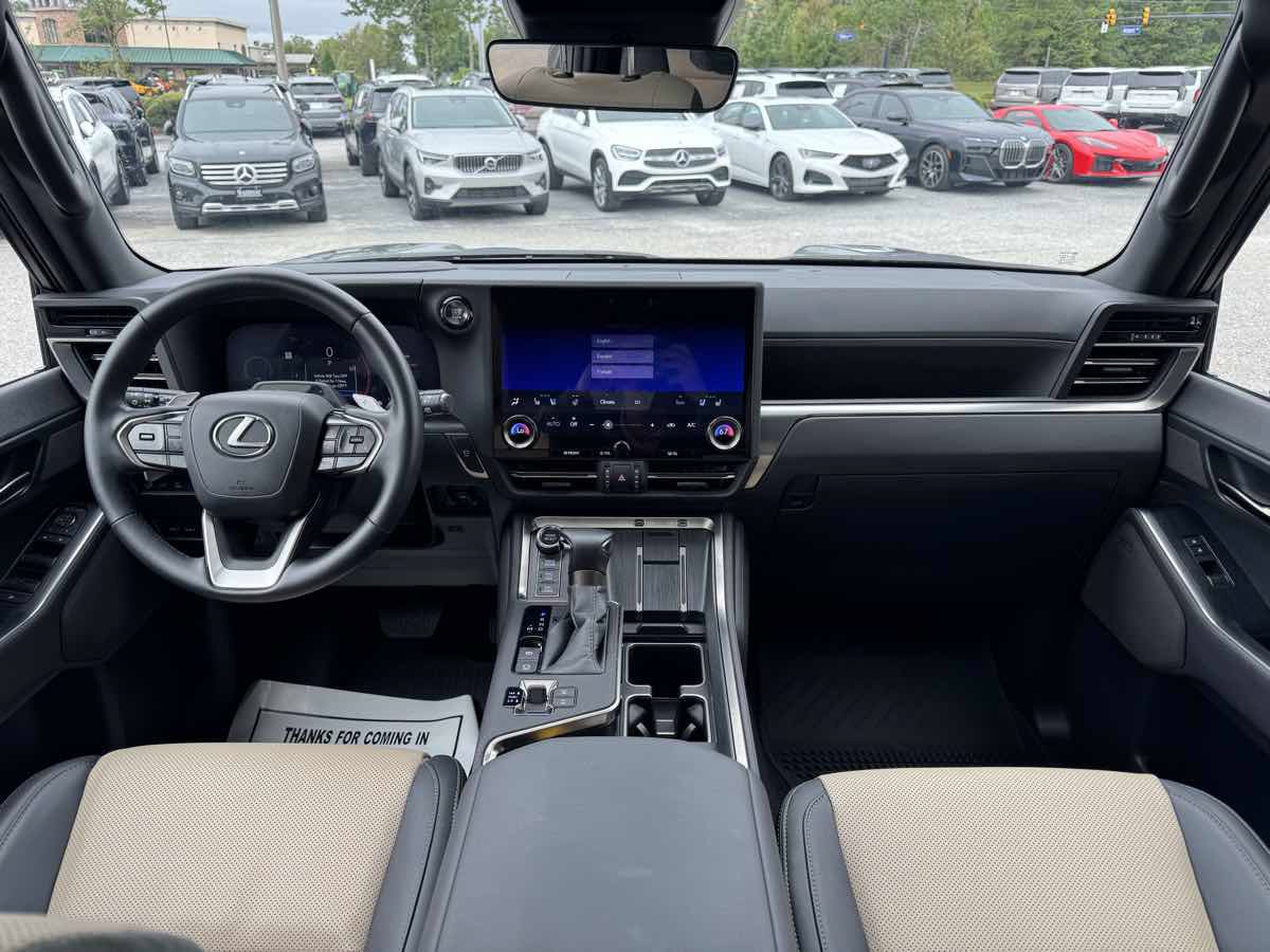 Used 2025 Lexus GX 550 AWD/4WD image 14