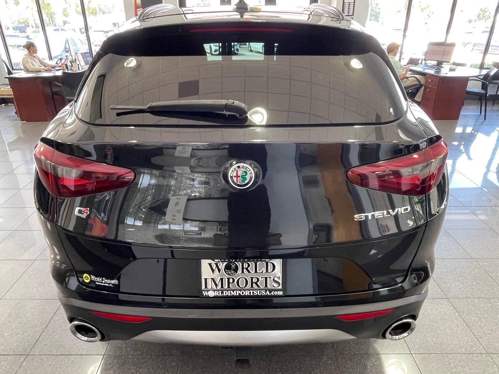 Used 2018 Alfa Romeo Stelvio Sport w/ Quick Order Package 22J Sport AWD/4WD image 4