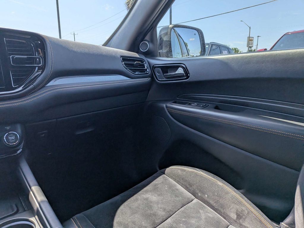 Used 2023 Dodge Durango R/T RWD image 16