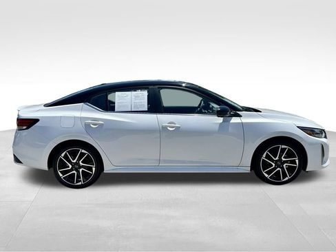 Certified 2025 Nissan Sentra SR w/ SR Premium Package FWD image 5