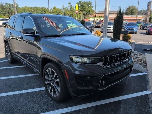 Used 2023 Jeep Grand Cherokee Overland w/ Luxury Tech Group IV AWD/4WD image 1