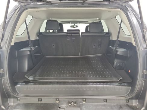 Used 2016 Toyota 4Runner SR5 Premium image 9