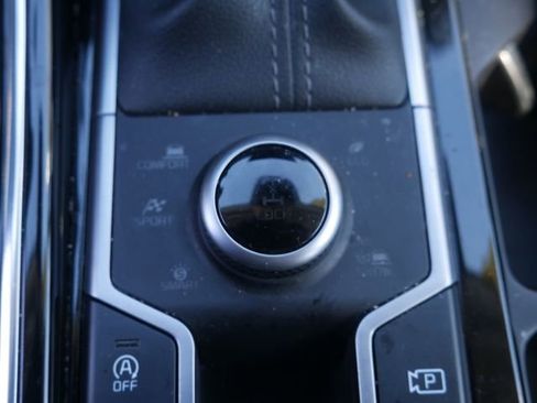 Used 2023 Kia Sorento SX image 35