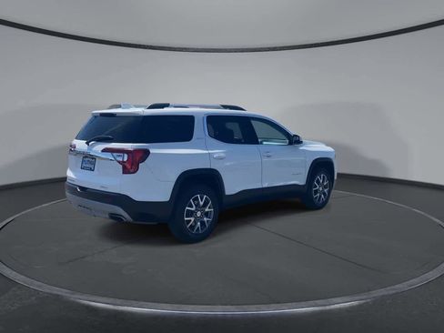 Used 2023 GMC Acadia SLT AWD/4WD image 9