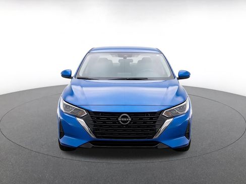 Used 2025 Nissan Sentra SV FWD image 2