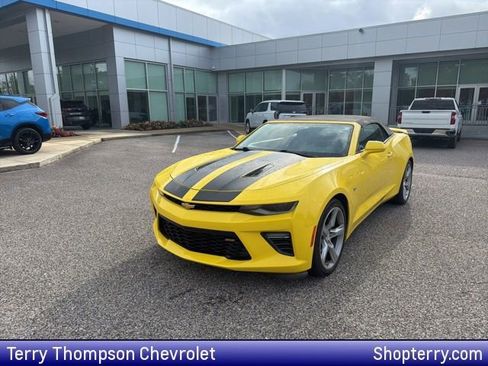 Used 2017 Chevrolet Camaro SS RWD image 1