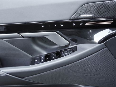 Certified 2026 BMW 530i image 15