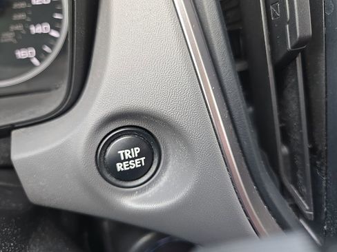 Used 2025 Subaru Crosstrek 2.0i Premium AWD/4WD image 49