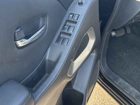 Used 2022 Nissan Frontier SV RWD image 6