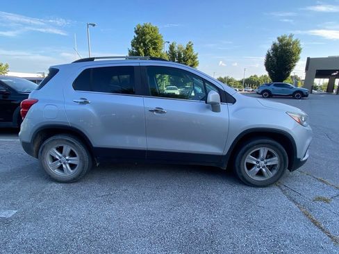 Used 2018 Chevrolet Trax LT w/ LT Convenience Package AWD/4WD image 5