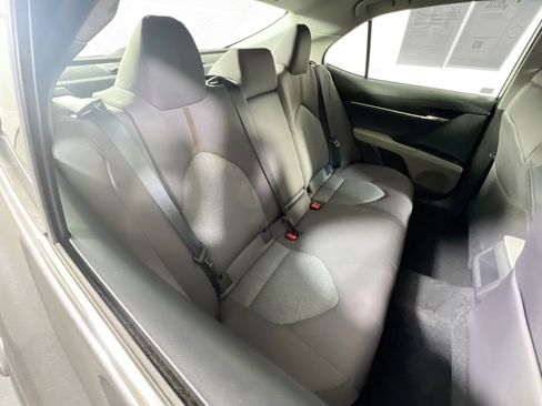 Used 2020 Toyota Camry LE image 24