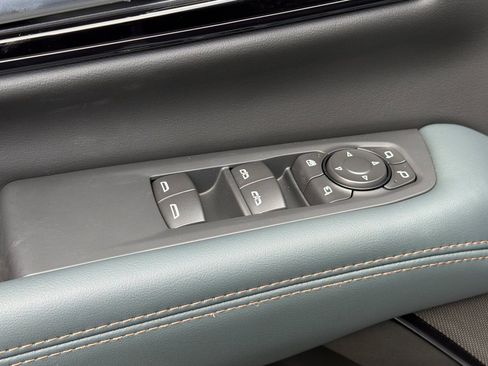 New 2026 GMC Yukon XL AT4 w/ AT4 Premium Plus Package AWD/4WD image 11