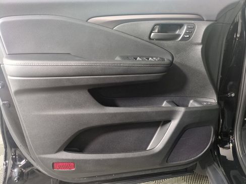 Certified 2024 Honda Passport EX-L image 10