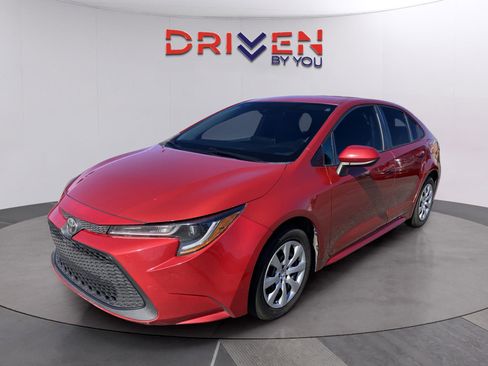 Used 2020 Toyota Corolla LE image 2