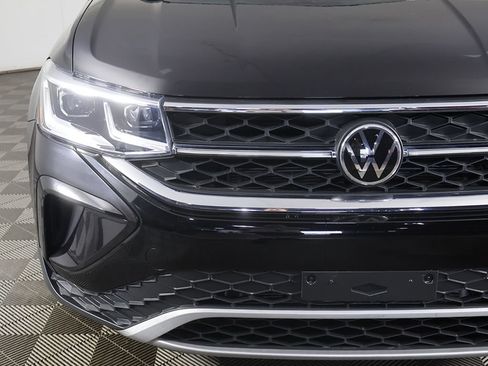 Used 2022 Volkswagen Taos SEL w/ Panoramic Sunroof Package AWD/4WD image 14