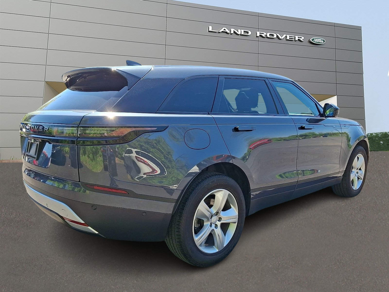 Used 2026 Land Rover Range Rover Velar S AWD/4WD image 2