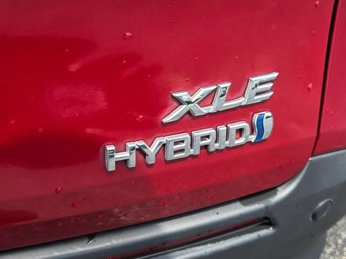 Used 2023 Toyota Sienna XLE FWD image 15