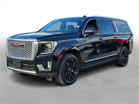 Used 2022 GMC Yukon XL Denali image 3