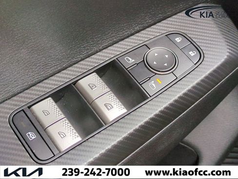 Used 2024 Mitsubishi Outlander ES image 22