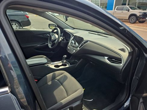 Used 2019 Chevrolet Malibu LT FWD image 24